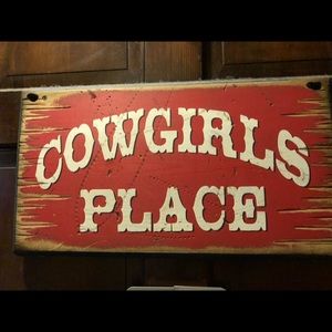 Meet your Posher, Ema